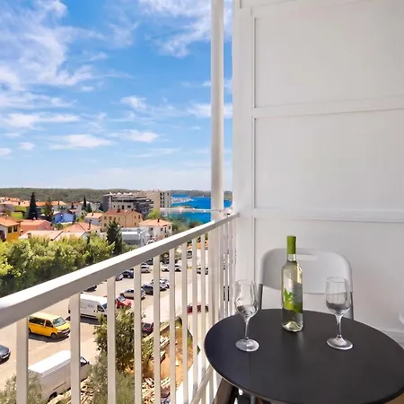 Apartment Tombili 7- Minute Walk To The Valsaline And Lungomare Promenade *