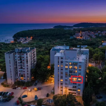 Tombili 7- Minute Walk To The Valsaline And Lungomare Promenade Apartment Pula