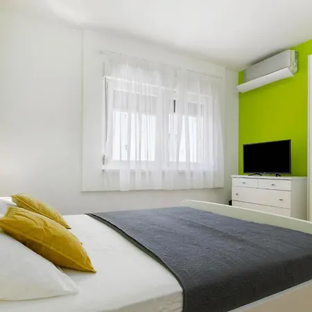 Tombili 7- Minute Walk To The Valsaline And Lungomare Promenade Pula